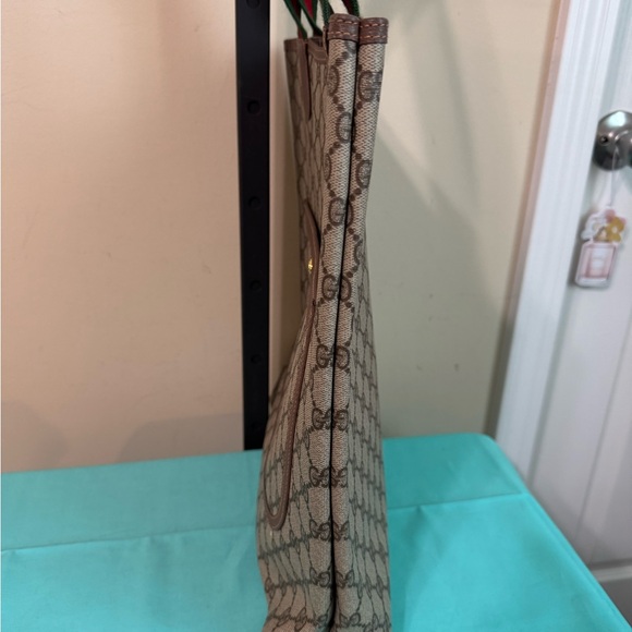 Gucci Sherry Liine Tote with Red and Green Straps - Picture 6 of 16